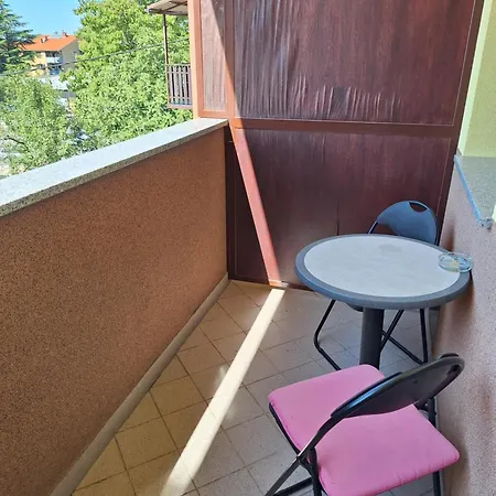 Apartmaji Paradiso Komen Exterior photo