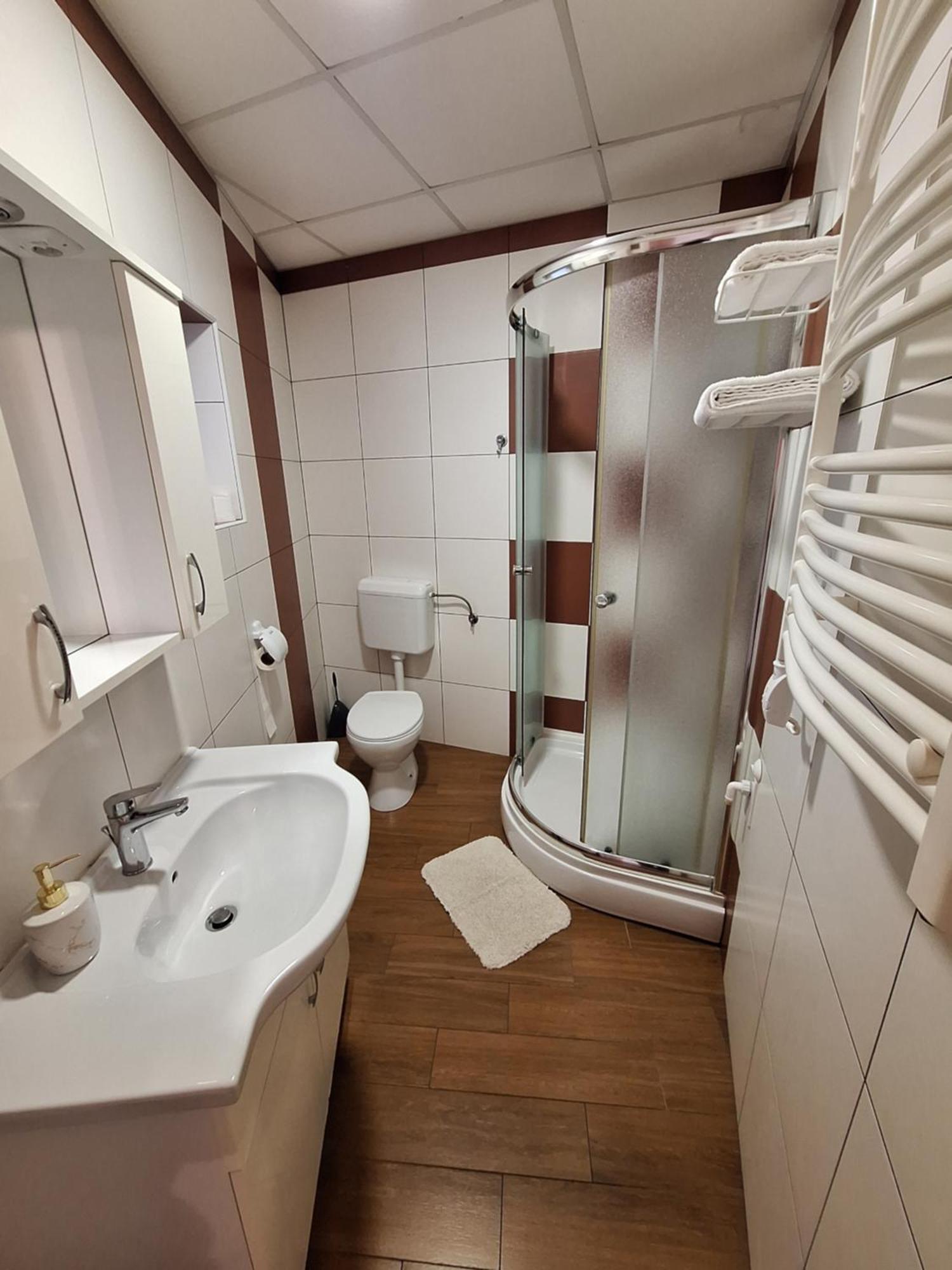 Apartmaji Paradiso Komen